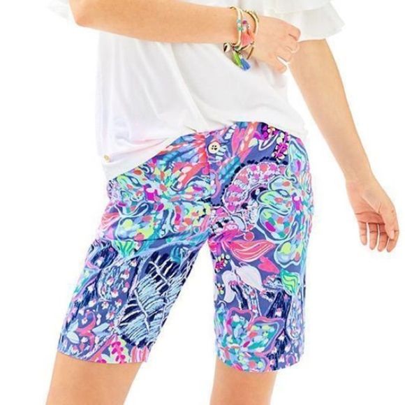 Lilly Pulitzer Chipper Short in Fantasy Garden Print Size 0 - Picture 1 of 8